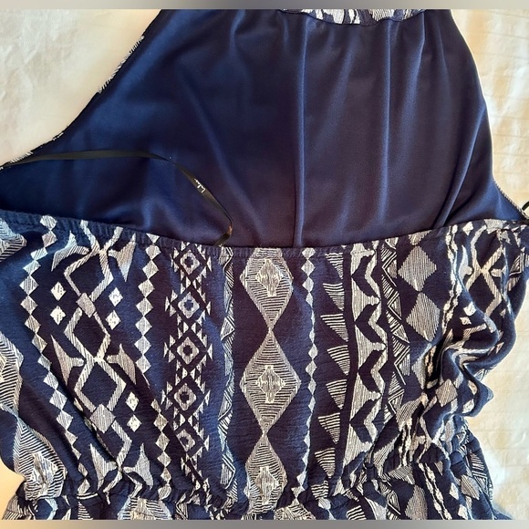 Lulu's Jumpsuit Sparrow Blue White Aztec Print Crop Length Halter Tie size Large - Picture 14 of 16